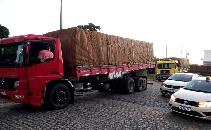 SEFAZ-PB apreende dois caminhões de biscoito sem documento fiscal
