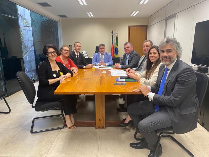 Sindifisco-PB é recebido em Brasília por senadores paraibanos