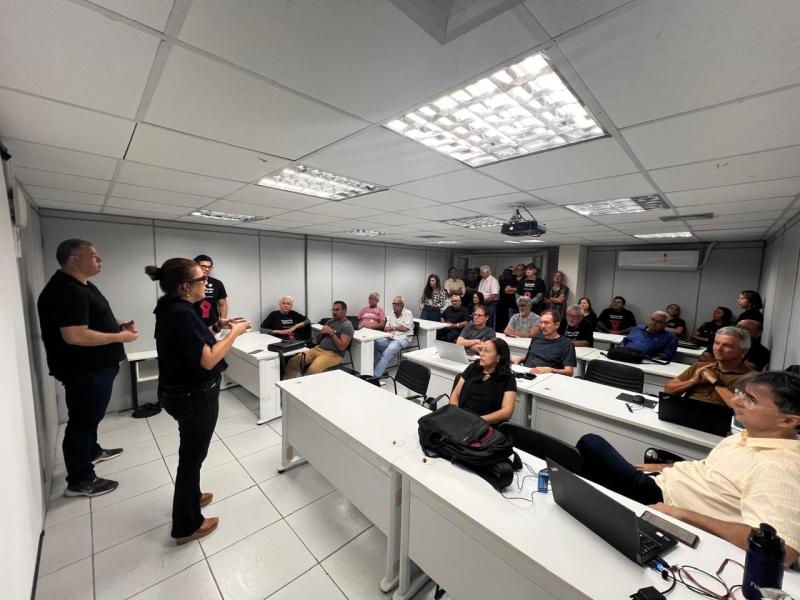 Auditores realizam protesto e dia de paralisação será discutido em AGE